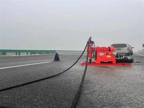 根河马路路基路面开裂下沉注浆加固灌浆